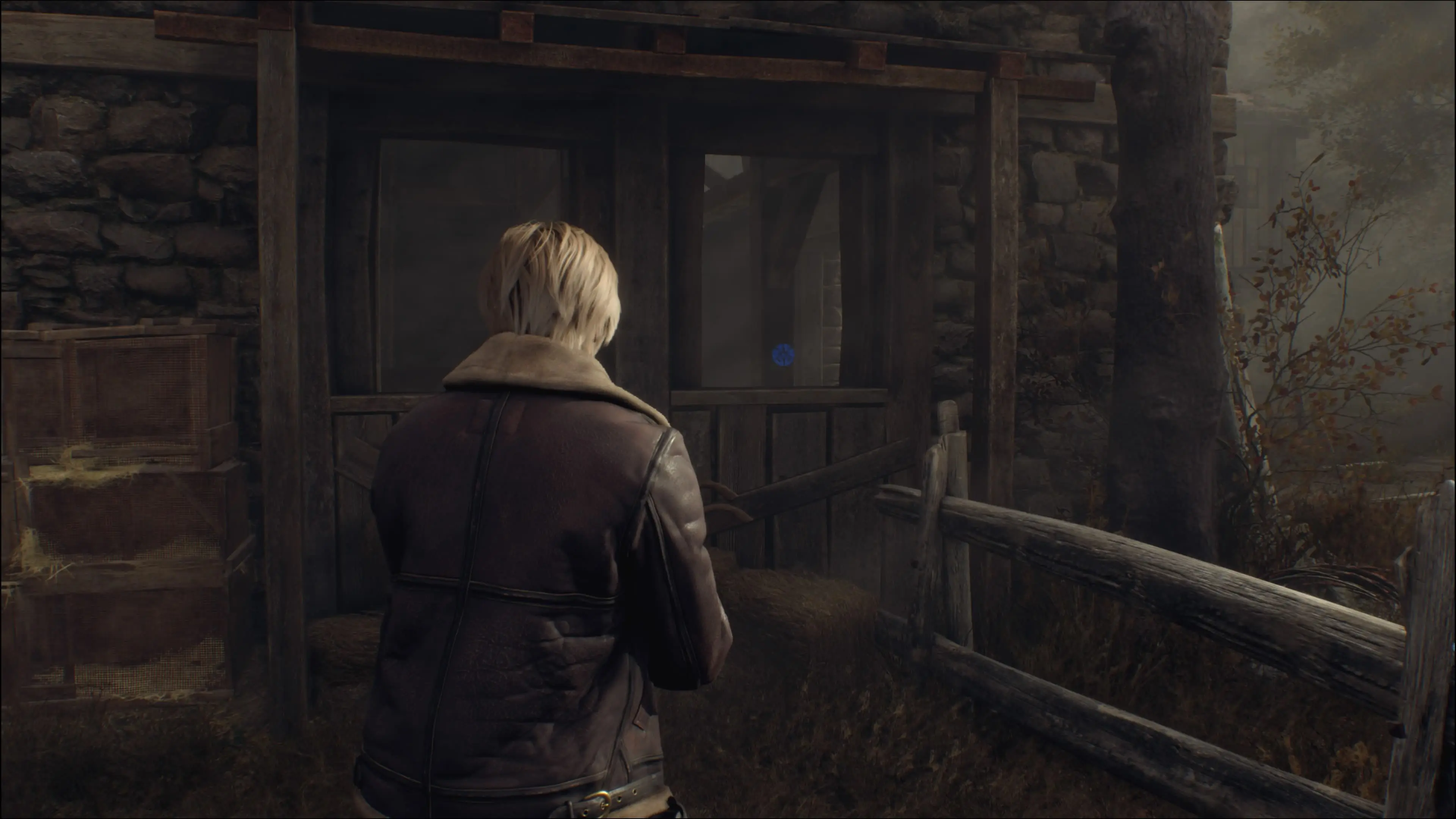 RESIDENT EVIL 4 REMAKE - MEDALHÃO AZUL FAZENDA 2/5