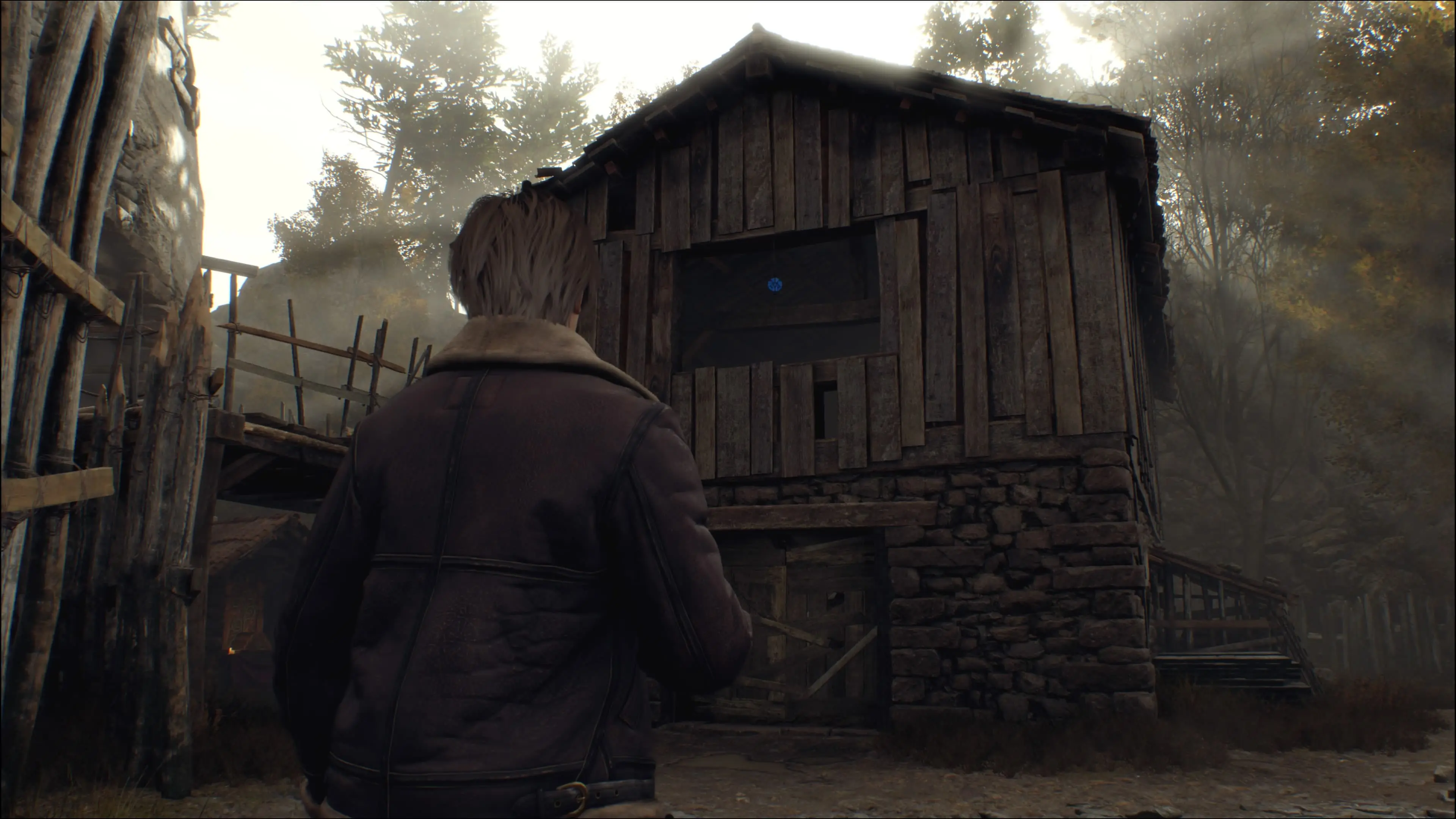 RESIDENT EVIL 4 REMAKE - MEDALHÃO AZUL FAZENDA 4/5