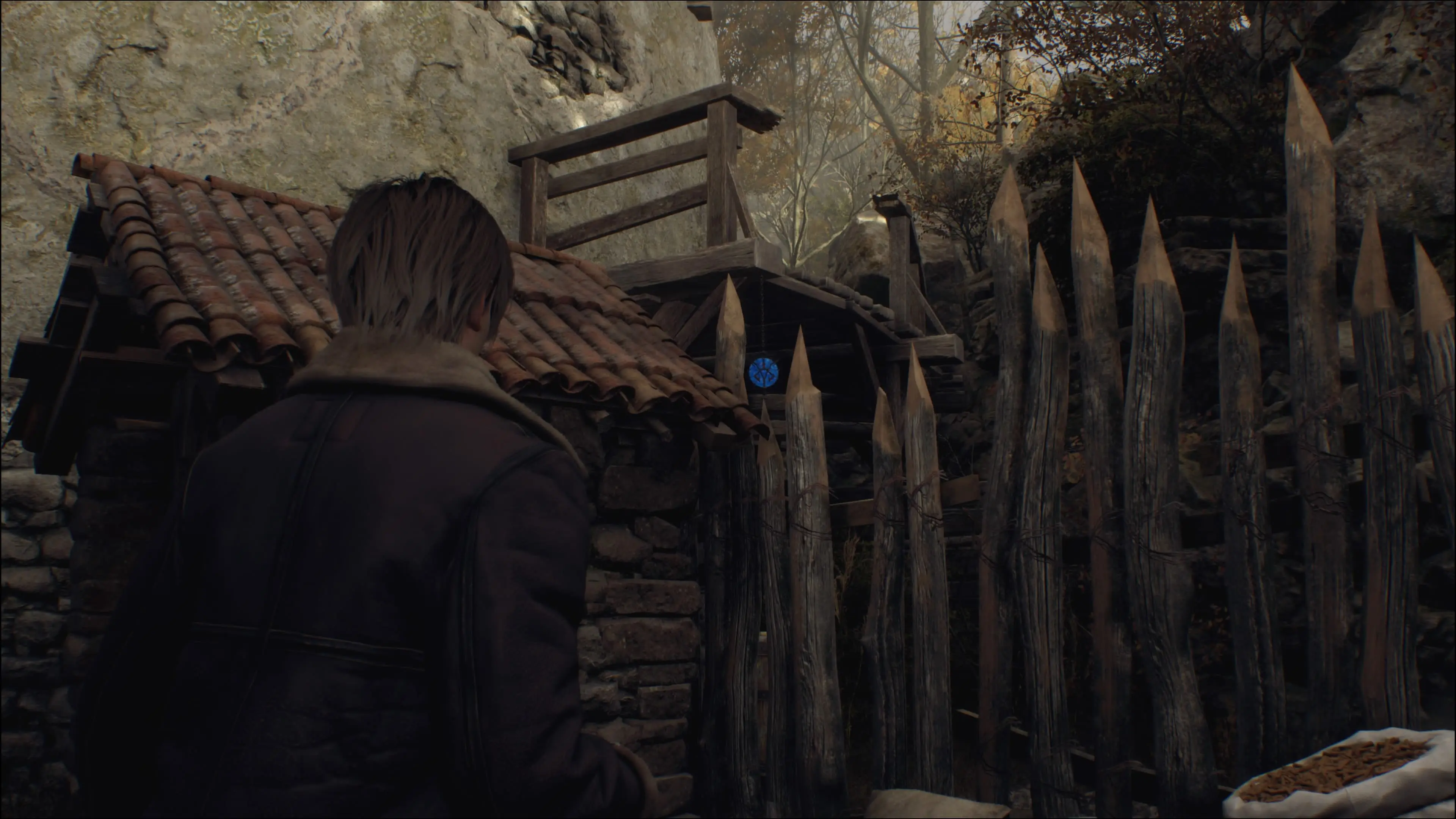 RESIDENT EVIL 4 REMAKE - MEDALHÃO AZUL FAZENDA 5/5