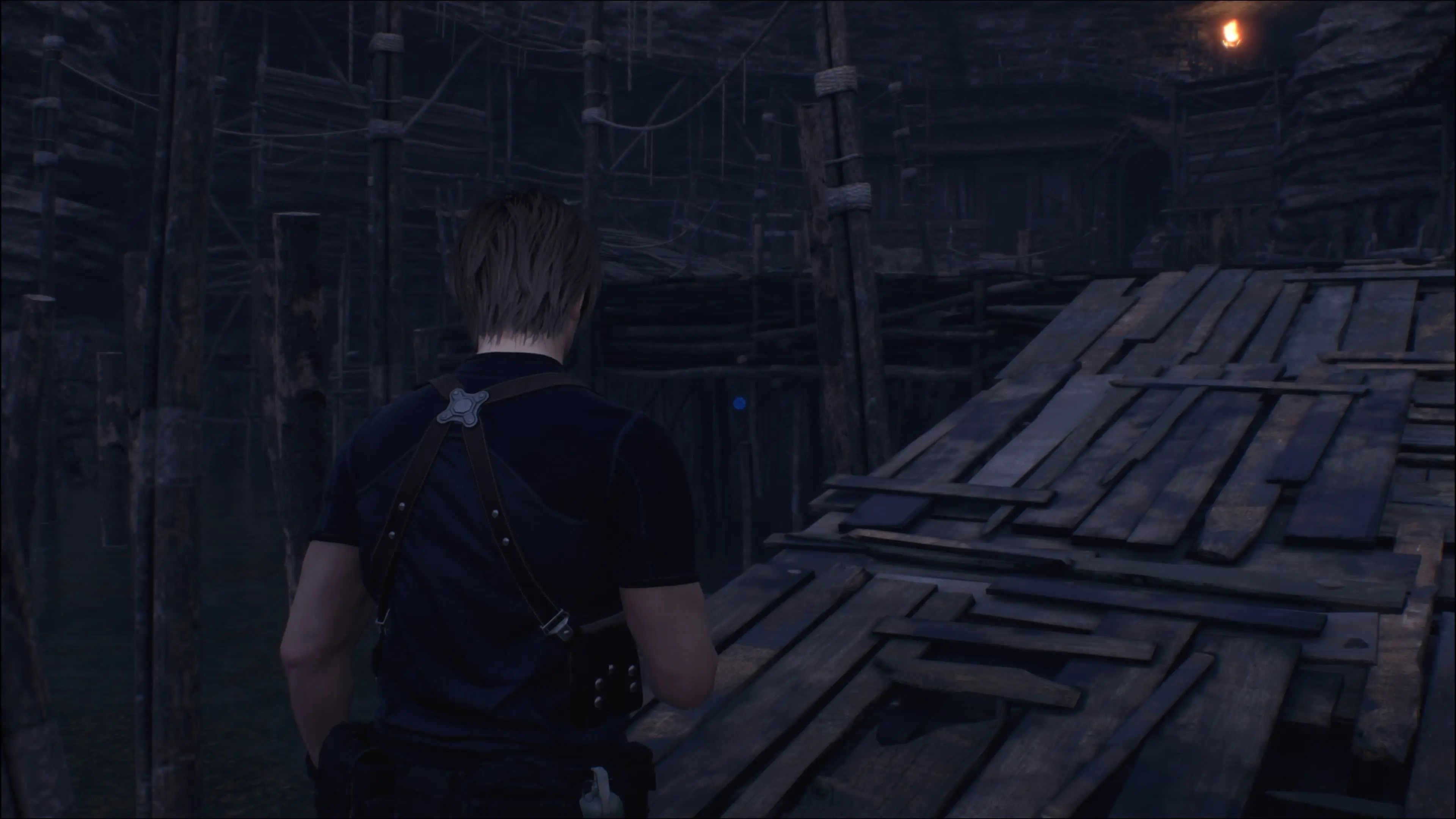 RESIDENT EVIL 4 REMAKE - MEDALHÃO AZUL PEDREIRA 2/5