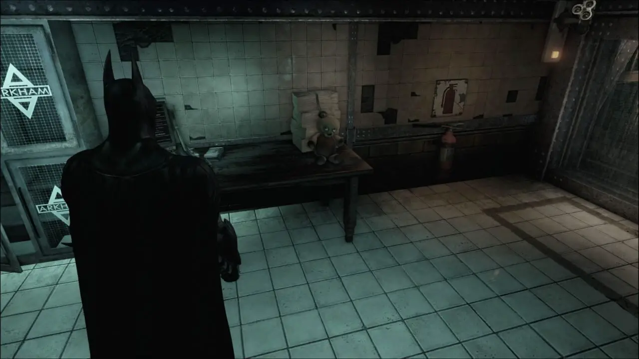 BATMAN ARKHAM ASYLUM - ENIGMA (CENTRO MÉDICO) 7/8