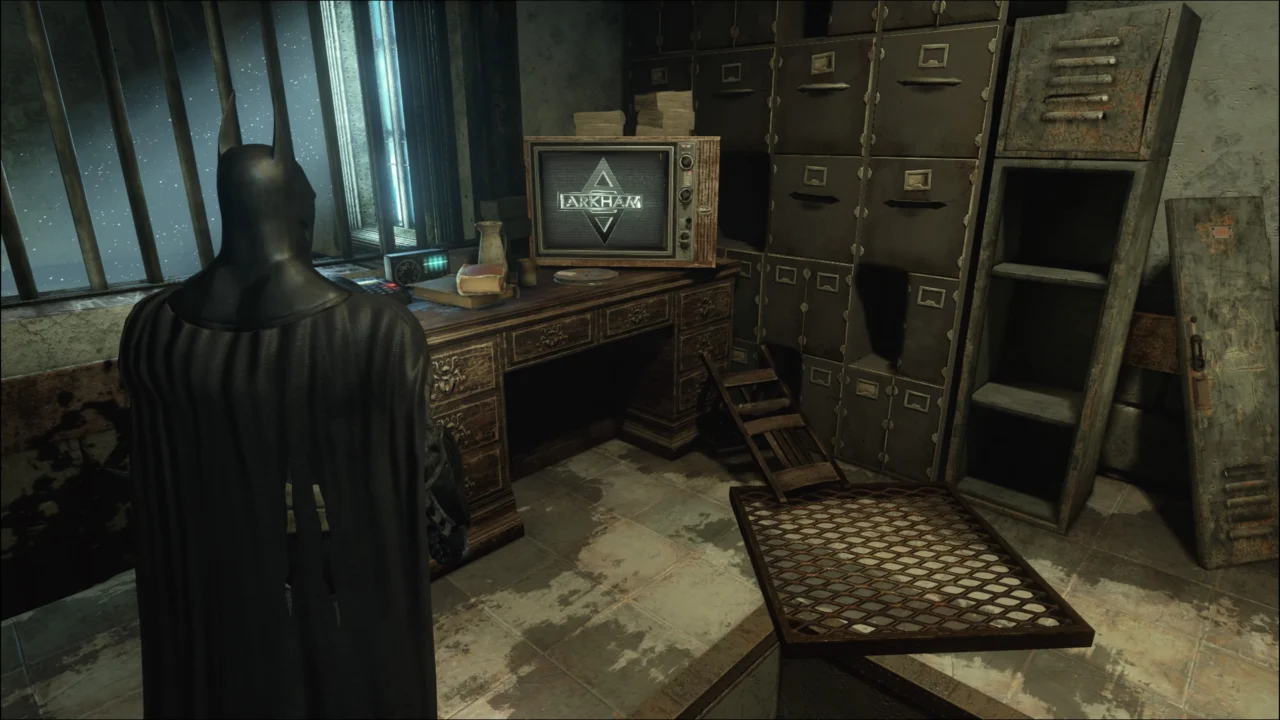 BATMAN ARKHAM ASYLUM - FITA DE ENTREVISTA (PENITENCIÁRIA) 4/5